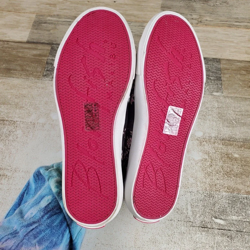 Blowfish Malibu Play Kids Shoes Sz 5 Black Retro Rose Canvas Slip On Sneakers